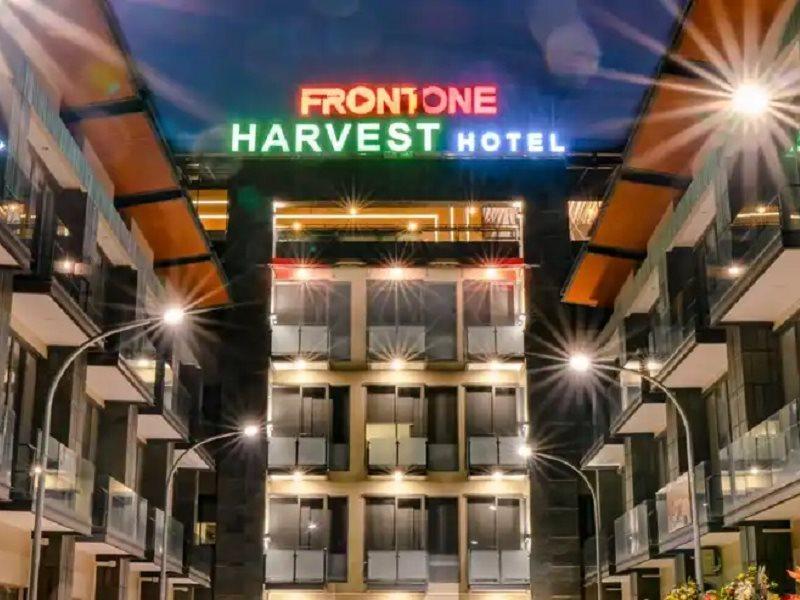 Front One Harvest Hotel Wonosobo Exterior photo