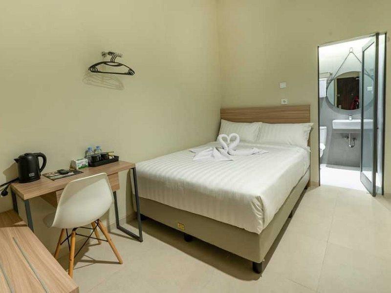 Front One Harvest Hotel Wonosobo Exterior photo